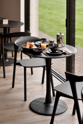 Ethnicraft - Torsion eettafel rond - eiken/eiken zwart - hoogte: standaard 76 cm