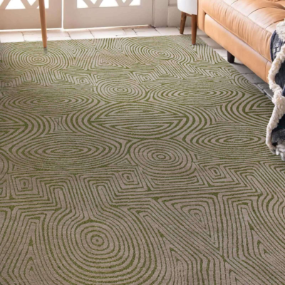 Geometrisch groen vloerkleed Tabasco met cirkels en labyrinten in goudgeel