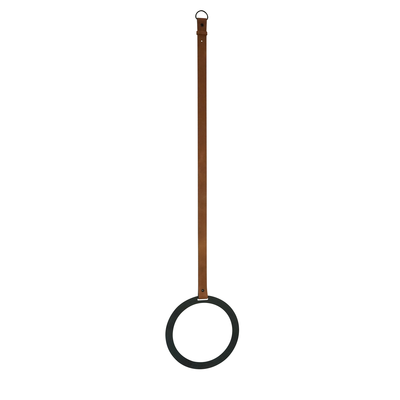 Stalen ring aan leren band