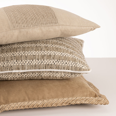 Sierkussen Tucked border