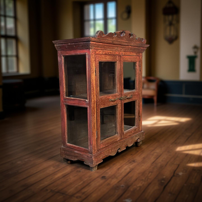 Rood glaskastje 2deur uniek