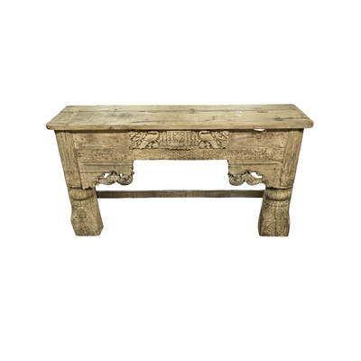 Wandtafel met mooie snijwerk naturel