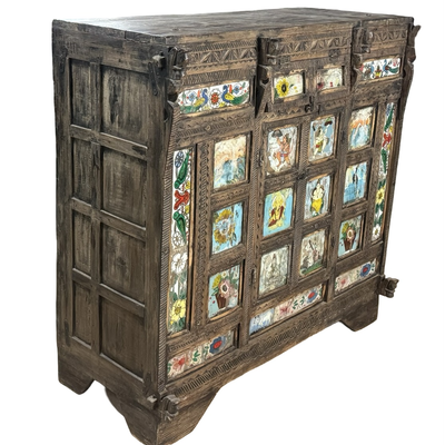 kast 3 deur snijwerk beschilderd uniek