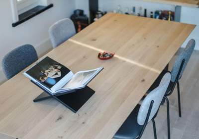 They &amp; Me eettafel Joy – bootsvorm – eiken rustiek bianco olie – onderstel TM100 antraciet