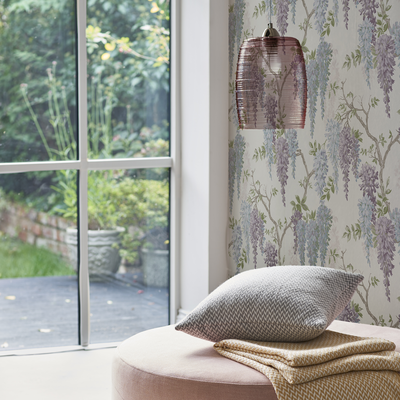 vliesbehang laura ashley wisteria garden pale iris