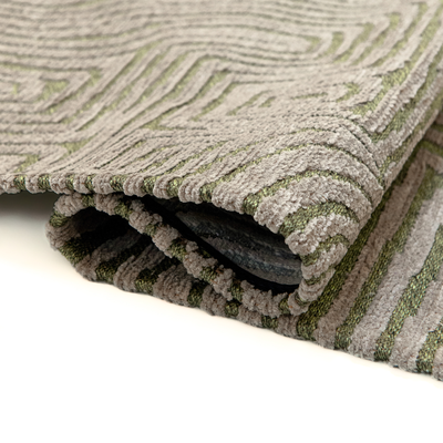 Geometrisch groen vloerkleed Tabasco met cirkels en labyrinten in goudgeel