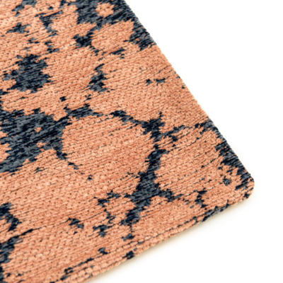 Eigentijds Cloud vloerkleed met interlaced patroon in oranje en blauw