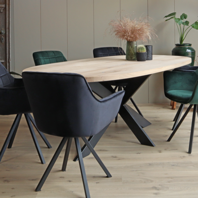 Old Inn wonen eettafel ovaal eiken met Spinpoot Smal