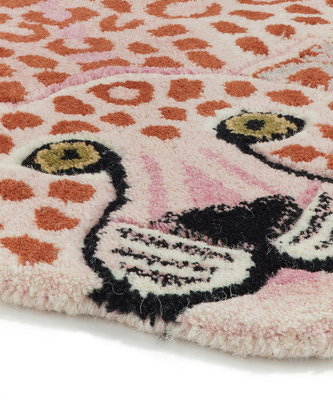 Doing Goods vloerkleed Loony luipaard pinky large