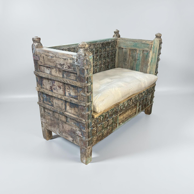 Bank gekleurd met matras uniek