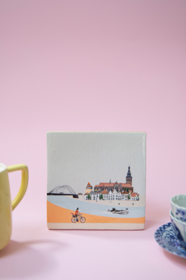 StoryTiles wandtegel Nijmegen tussen Maas en Waal
