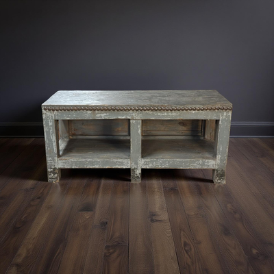 werkbank grijs met authentieke nagelrand