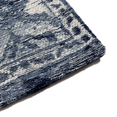 Vloerkleed Heris blauw met sierlijke motieven in het midden, vervaagde kleuren en texturen, antieke look