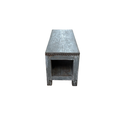 werkbank grijs met authentieke nagelrand