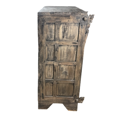 kast 3 deur snijwerk beschilderd uniek