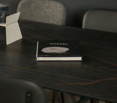 They &amp; Me Tafel Joy – Plat Ovaal – Dekton Laurent