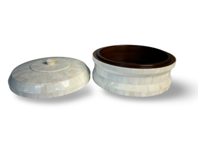Kist bone inlay wit