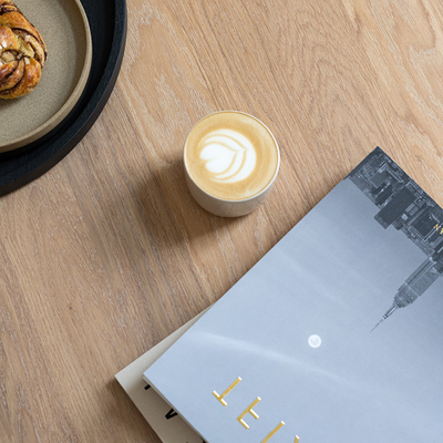 Studio HENK tafel Slim X-type Plat ovaal - wit frame, hardwax light 3041