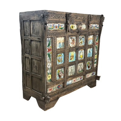 kast 3 deur snijwerk beschilderd uniek